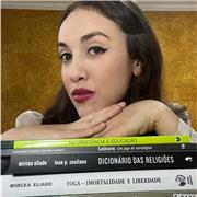 soy Mirella, ¡tu nueva profesora de portugués! Quieres aprender de forma práctica y con una metodología innovadora? Venga !